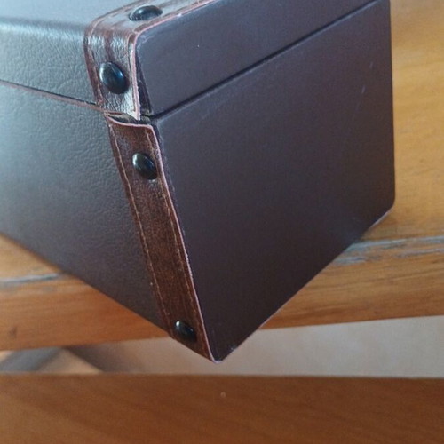 Wine box with leather cover and 5 tools, new