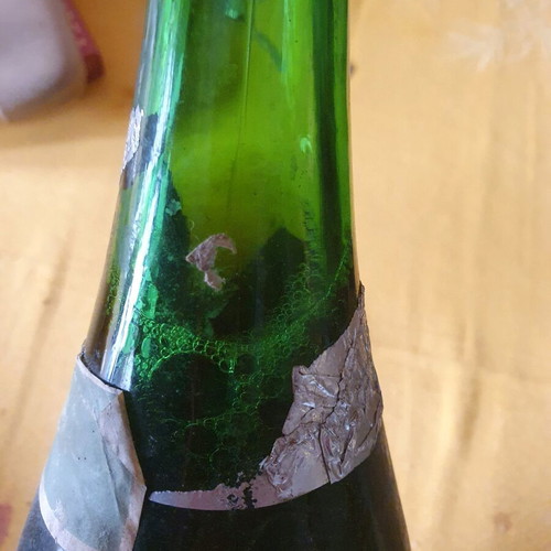 Champagne very old new
