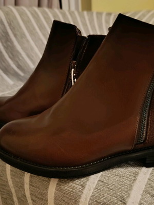 Xti women's brown ankle boots new, size 39