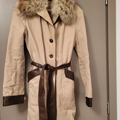 Thes Coat with Lining Size 46 like new, 100% Cotton, Fur, Leather