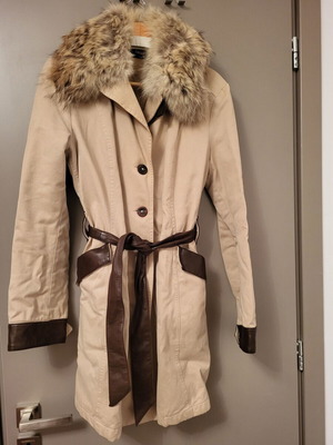 Thes Coat with Lining Size 46 like new, 100% Cotton, Fur, Leather