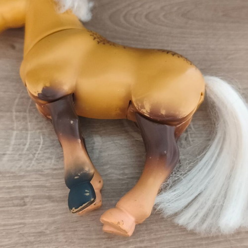 1998 Kid Kore Horse used with movable legs and neck