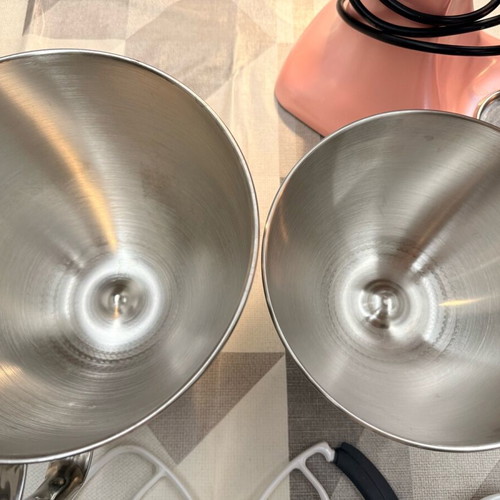 Kitchen Aid mixer like new Silk Rose