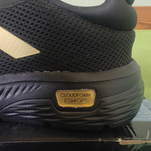 Adidas Cloudfoam Comfy sneakers size 37, black and gold, new