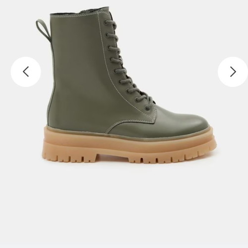 Green boots used with laces size 39