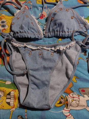 Bikini swimsuit size L, like new