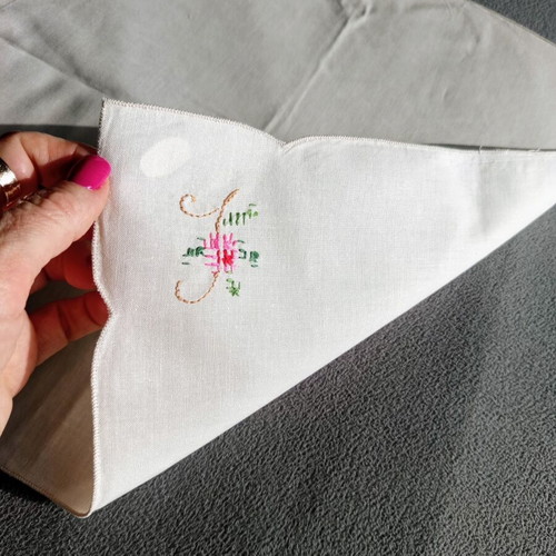 Set of 8 embroidered napkins - Brand new - 100% Cotton