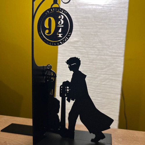 Harry Potter 9 3/4 Bookstand new, magical decorative