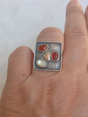 925 silver ring with 585 detail, carnelian and moonstone, 17 mm
