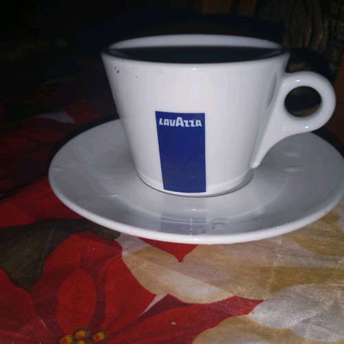 Αυθεντική κούπα εσπρέσο Lavazza σαν καινούργια με πιατάκι από ρουμανικό πορσελάνη Apulum