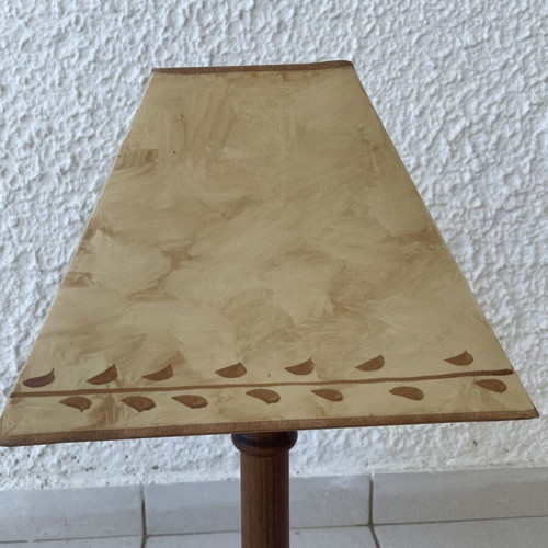 Set of two table lamps like new, wooden base and stem