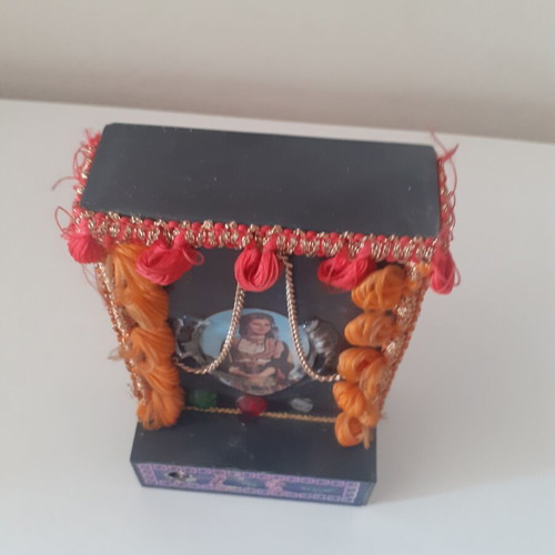 Old music box (not working)