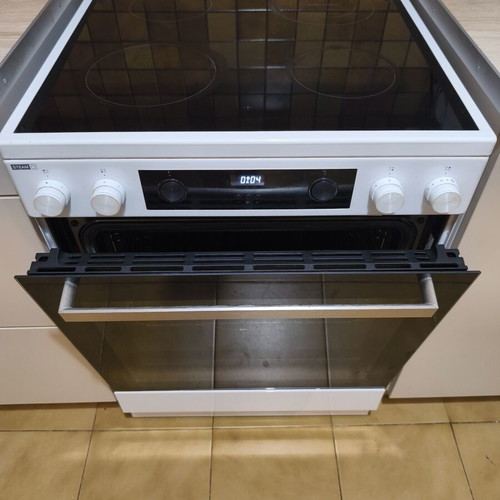 Whirlpool electric stove like new