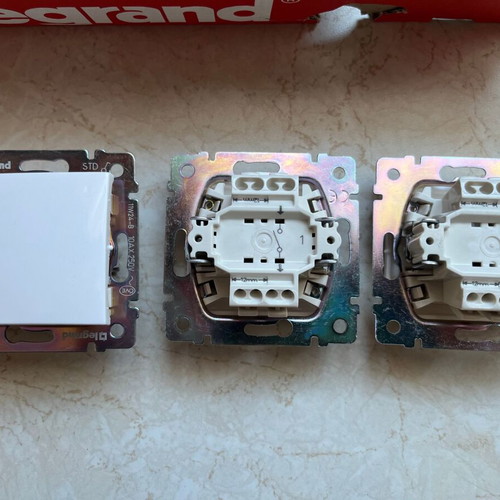 Legrand Valena electrical supplies new, 10 sockets, 10 switches, 3 for TV, 1 telephone
