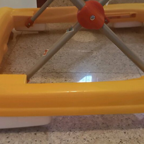 Στράτα Chicco μεταχειρισμένη με παιχνίδι πολλαπλών δραστηριοτήτων
