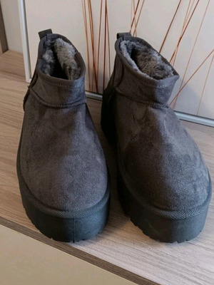 Disola boots Luigi gray like new with fur size 40