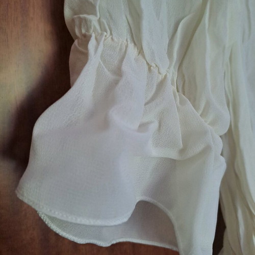 Women's shirt crepe fabric, like new, size S, beige, 3/4 sleeve with elastic