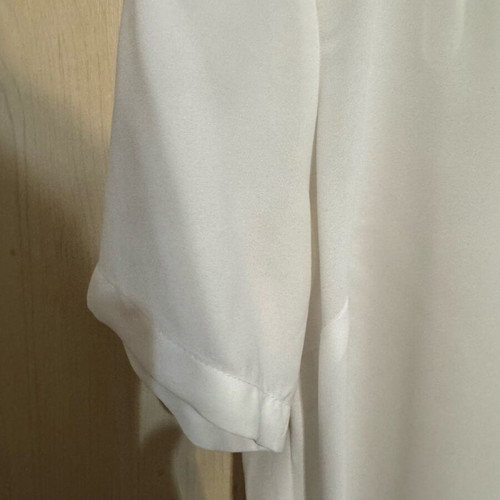 White blouse Notes Du Nord size L like new with asymmetric hem
