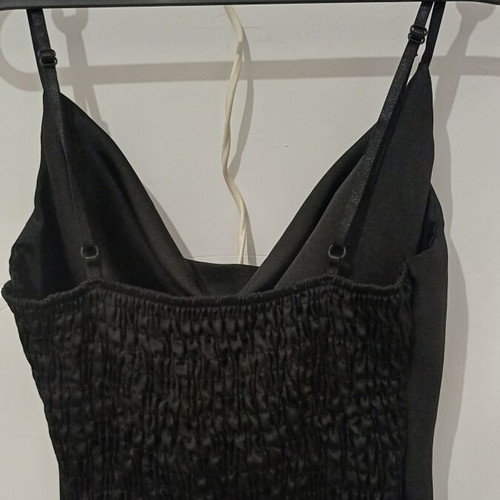 Satin black top like new, size M