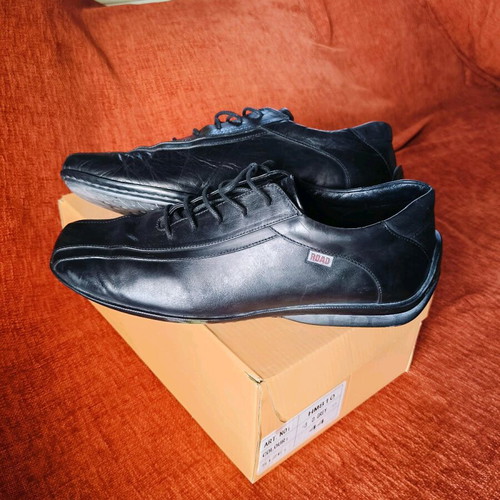 Men's leather shoes Road like new, size 44, black