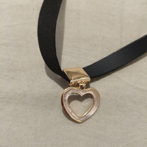 Choker necklace with gold heart pendant new, black synthetic leather