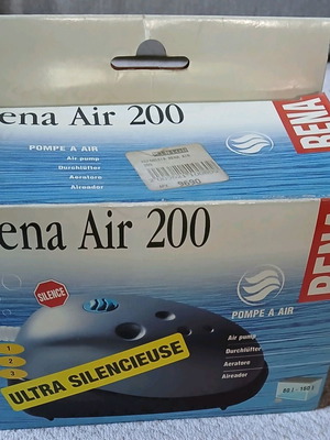 Rena Air 200 air pump used for aquarium up to 160 liters with tube and stone