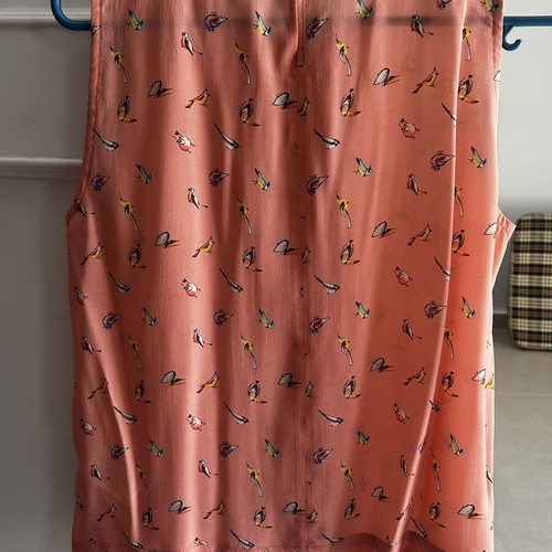 Iblues pink top Small new, colorful