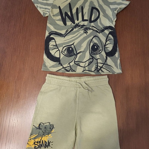 Boys' clothing set for 5-6 years, like new, 3 sets and 2 shirts