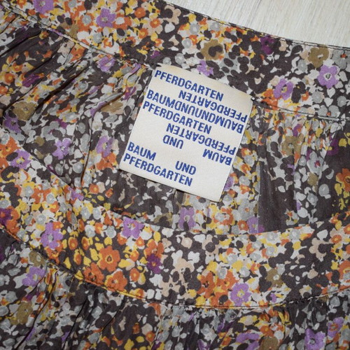 Baum Und Pferdgarten Silk Floral Top like new, size 40, colorful