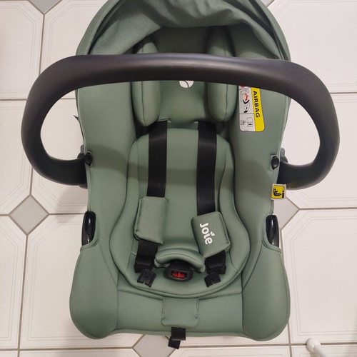 Joie I-Snug 2 Layrel car seat like new with stroller adapters
