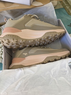 Level Anatomic Athletic Shoes new, beige, size 39