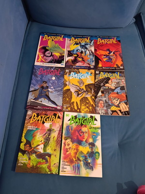 Dc Batgirl comics set of 8, last hardcover, like new
