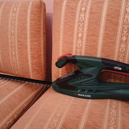 Parkside 12 V hedge trimmer like new with charging cable