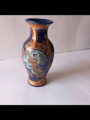 Vintage Asian Limoges vase 17 cm like new