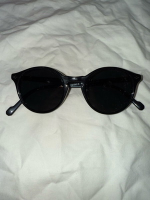 Vogue unisex sunglasses used, black