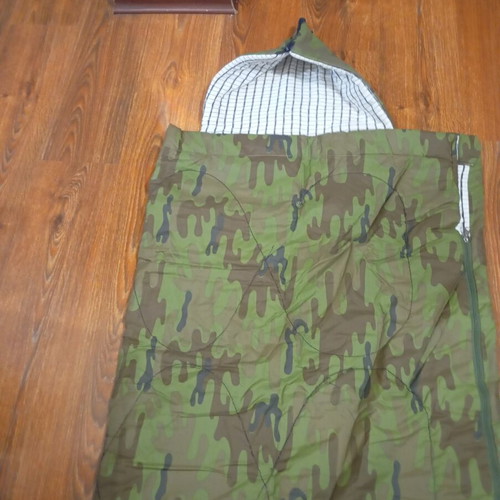 Military sleeping bag new, Woodland camouflage, envelope type with carrying sack