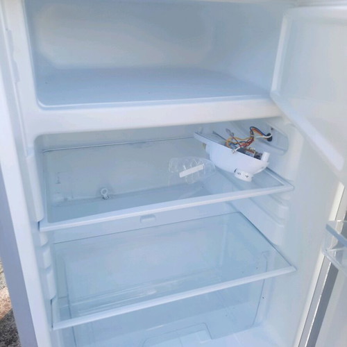 Eskimo refrigerator used, likely needs motor