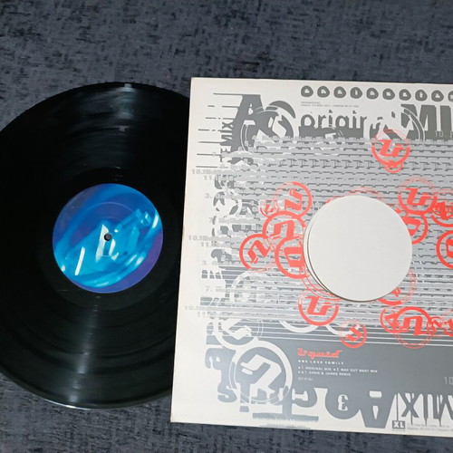 Liquid One Love Family 12" maxi single like new, electronic