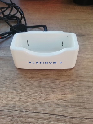 Luvion Platinum 2 зарядно и стойка употребявани за бебешка камера