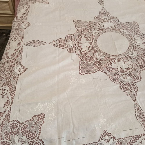 Handmade tablecloth new, approximately 170 × 170cm