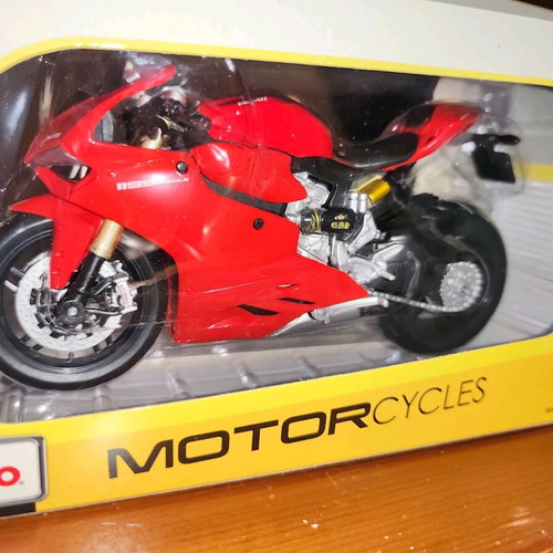 Maisto Diecast Ducati 1199 Panigale 1:12 new
