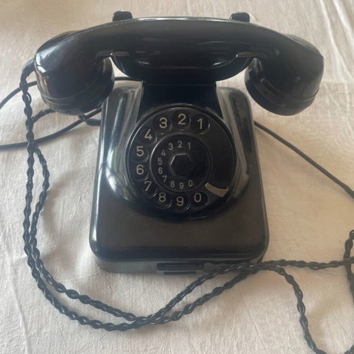 Bakelite antique rotary dial telephone like new