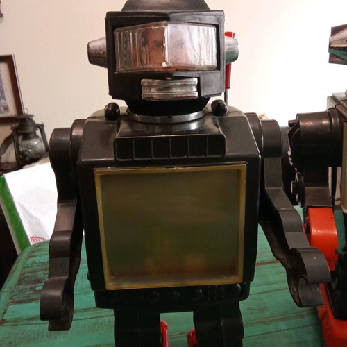 Plastic robots used, pack of 2, non-functional