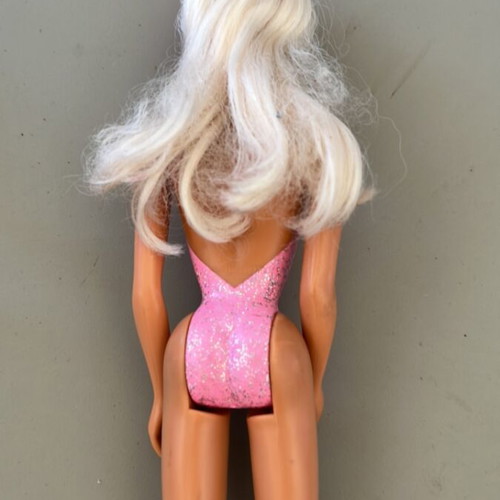 Sindy Ice Skater doll used, very good condition