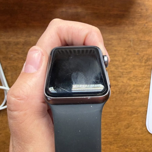 Apple Watch Series 3 μεταχειρισμένο με αυθεντικό κουτί και καινούργιο λουράκι