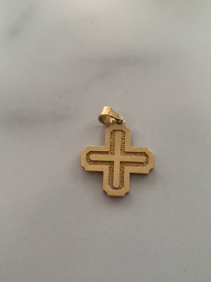 Gold cross 18K used, 10.8g, A37 750, quality guarantee