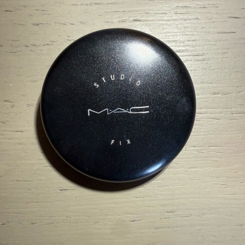 Studio Fix Powder Plus Foundation NW22 like new
