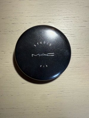 Studio Fix Powder Plus Foundation NW22 like new