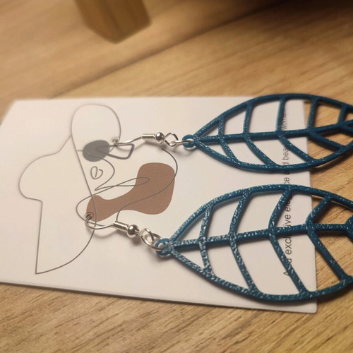 Handmade dangle earrings with 3D printed leaf, new, green