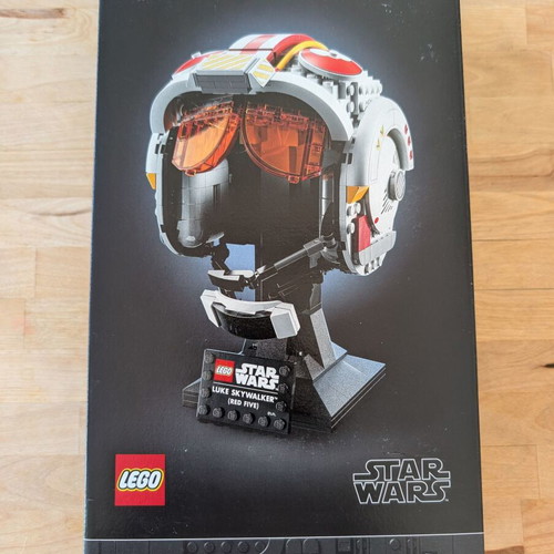 Lego Star Wars Luke Skywalker (Red Five) Helmet sealed new